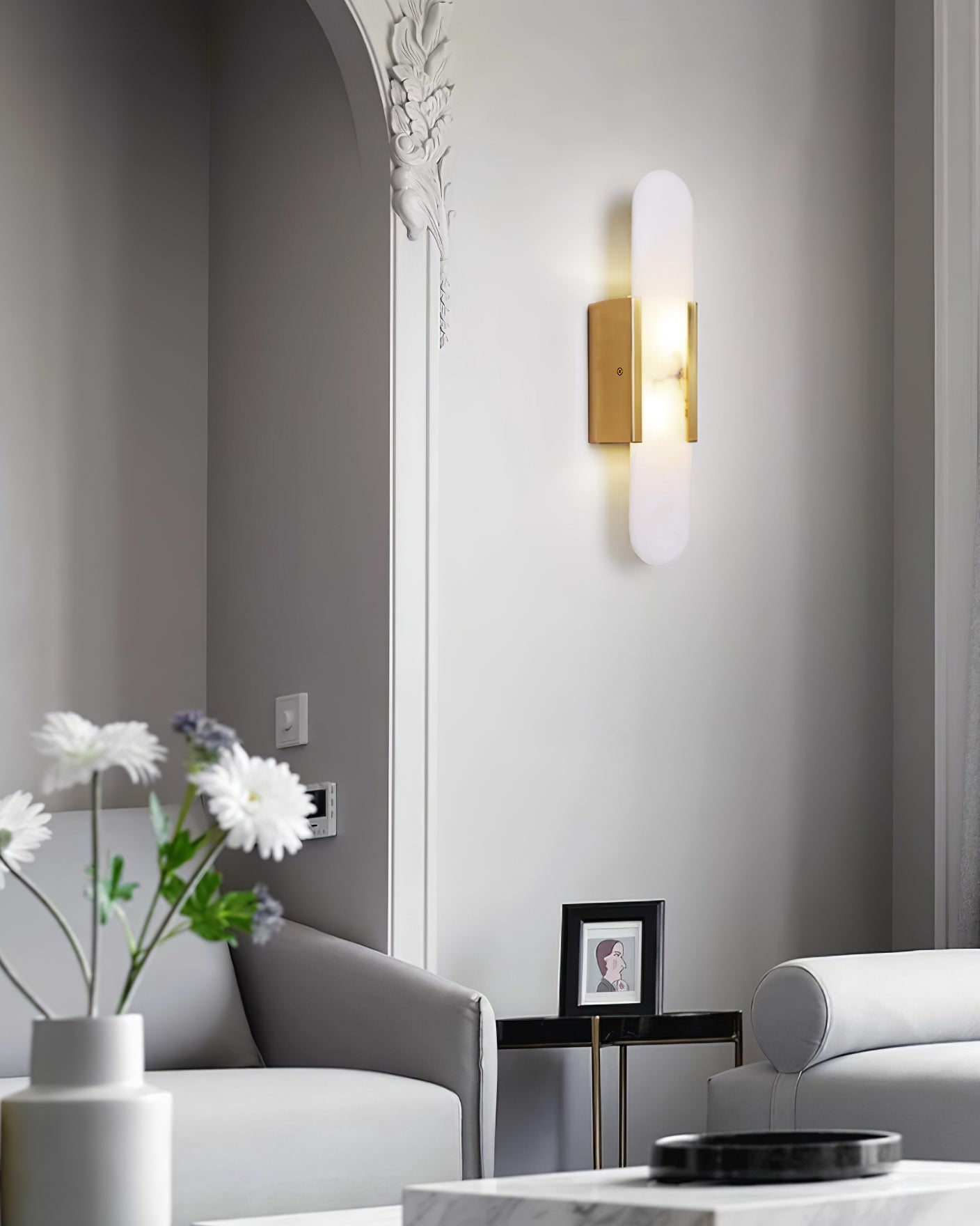 Wall Light Fixture – Alabaster Design with Brass Accent for Elegant Decor