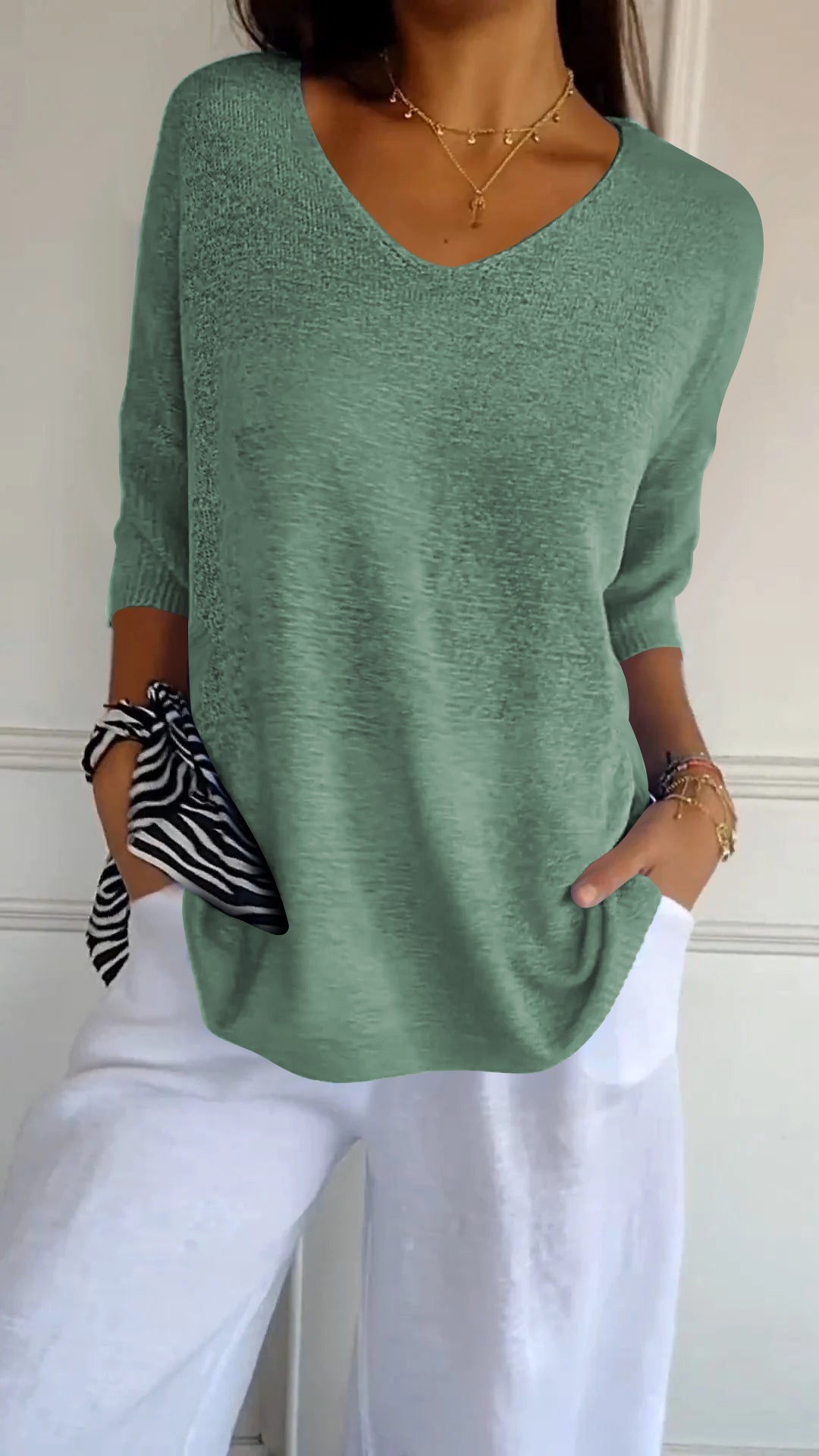 V-Neck Knit Top Women – Solid Color Casual Sweater for Everyday Wear