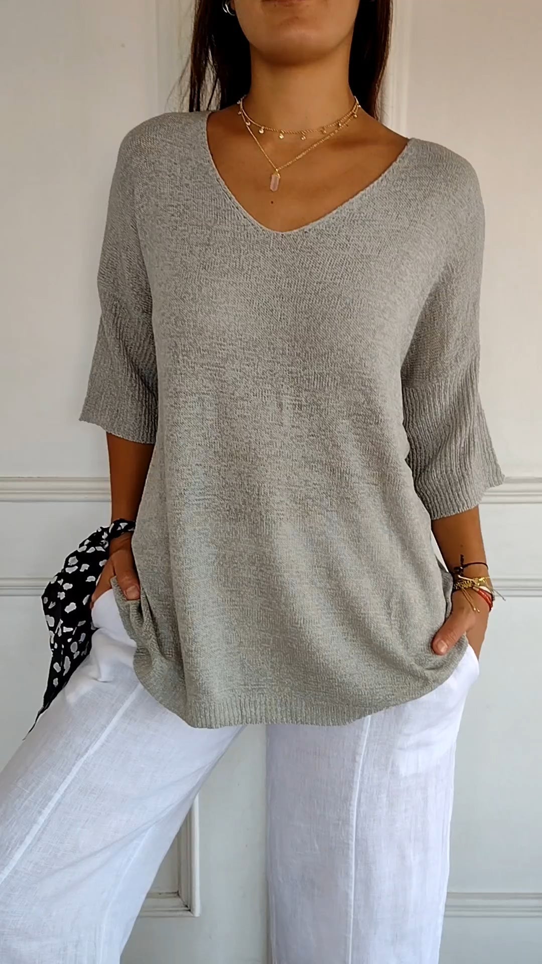 V-Neck Knit Top Women – Solid Color Casual Sweater for Everyday Wear