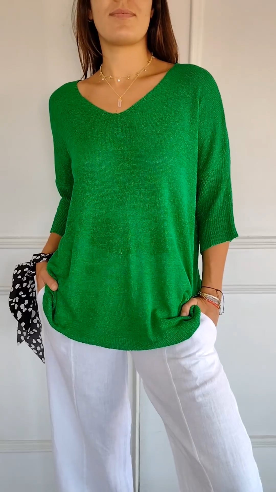 V-Neck Knit Top Women – Solid Color Casual Sweater for Everyday Wear