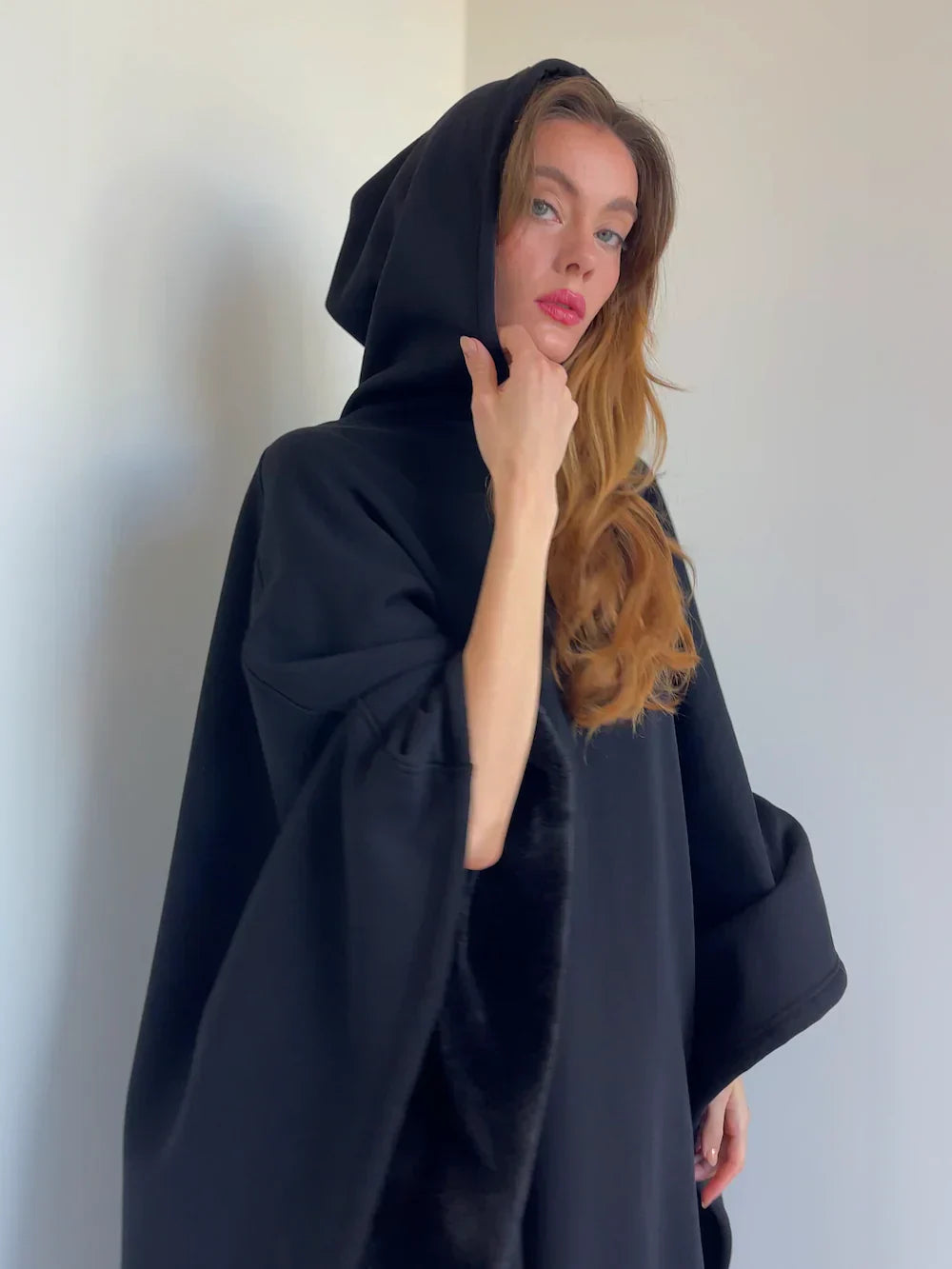 Cozy Hoodie Blanket – Soft Fleece Wearable Throw for Comfort