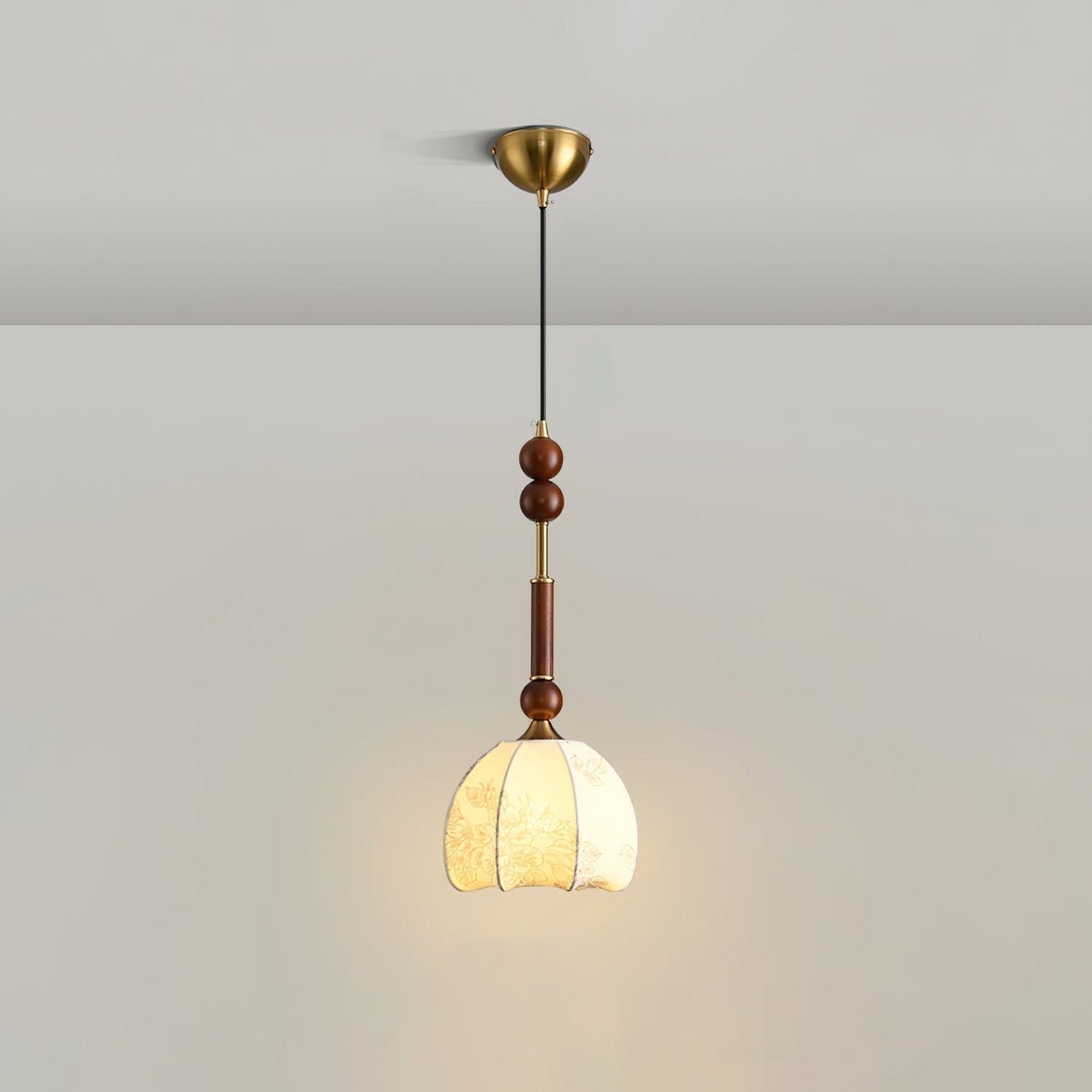 Vintage Pendant Light – Nostalgic Home Decor Fixture for Warm Ambiance