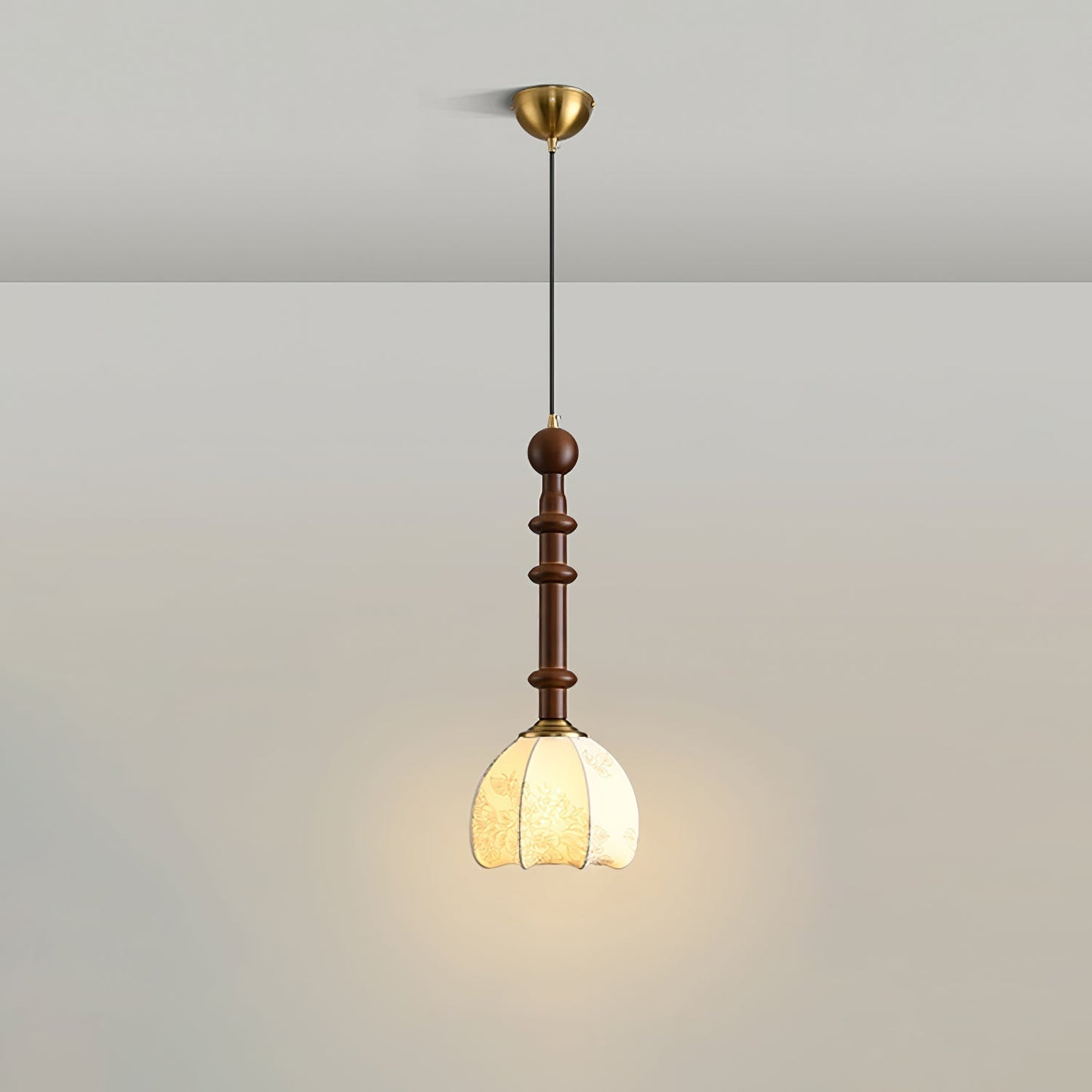 Vintage Pendant Light – Nostalgic Home Decor Fixture for Warm Ambiance