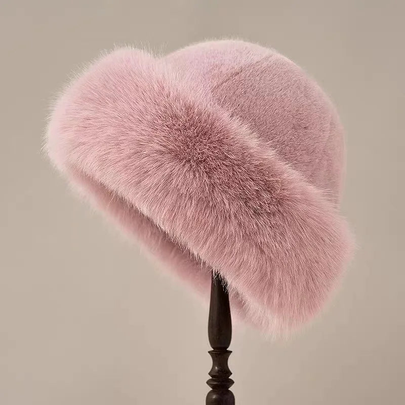 Winter Hat with Fur – Elegant Women's Winter Beanie for Cold Weather