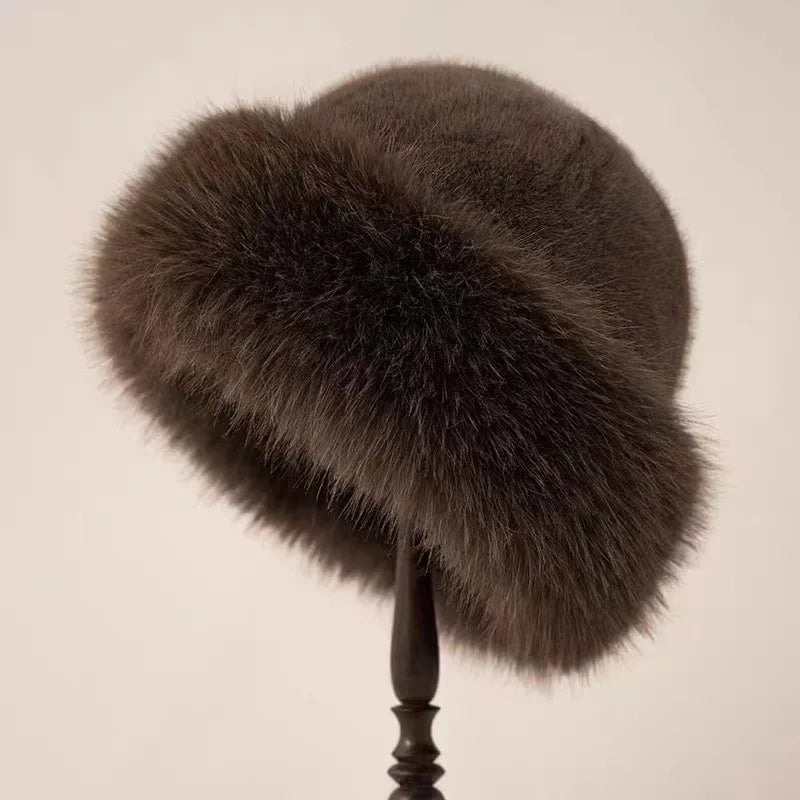 Winter Hat with Fur – Elegant Women's Winter Beanie for Cold Weather