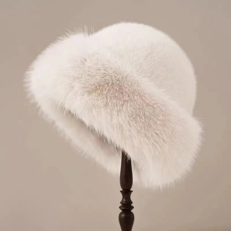 Winter Hat with Fur – Elegant Women's Winter Beanie for Cold Weather