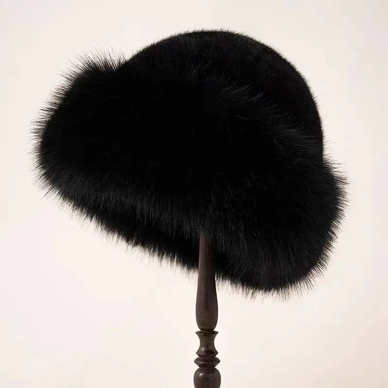 Winter Hat with Fur – Elegant Women's Winter Beanie for Cold Weather