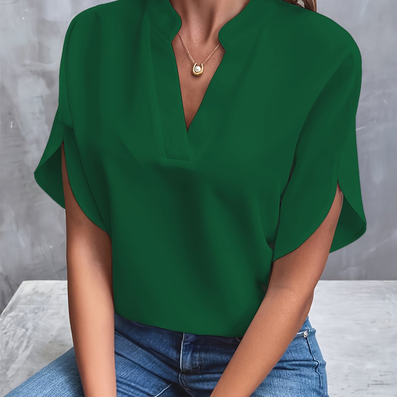 Lightweight Blouse for Women – Elegant Casual Top with Stylish Design