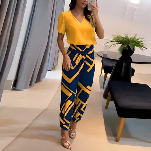 Trendy Women's Set – Stylish Blouse and Trousers Outfit