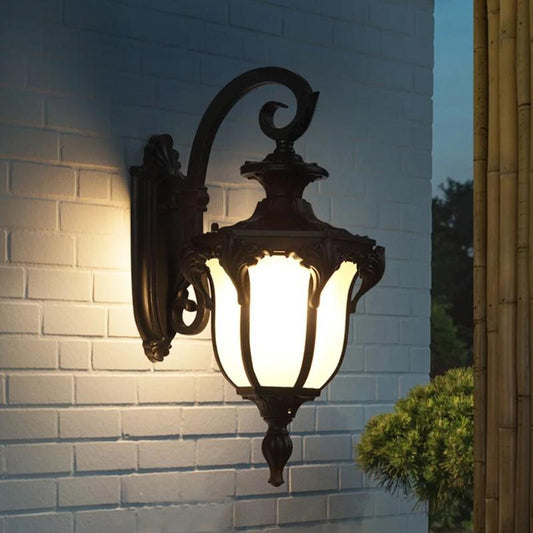 Outdoor Vintage Lamp – Retro Garden Lighting for Stylish Patios