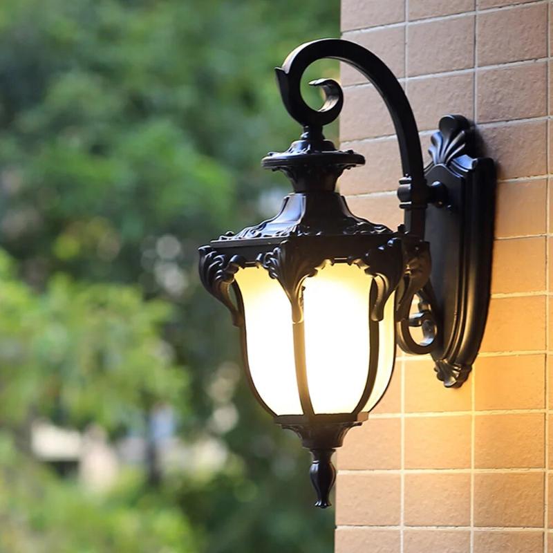 Outdoor Vintage Lamp – Retro Garden Lighting for Stylish Patios