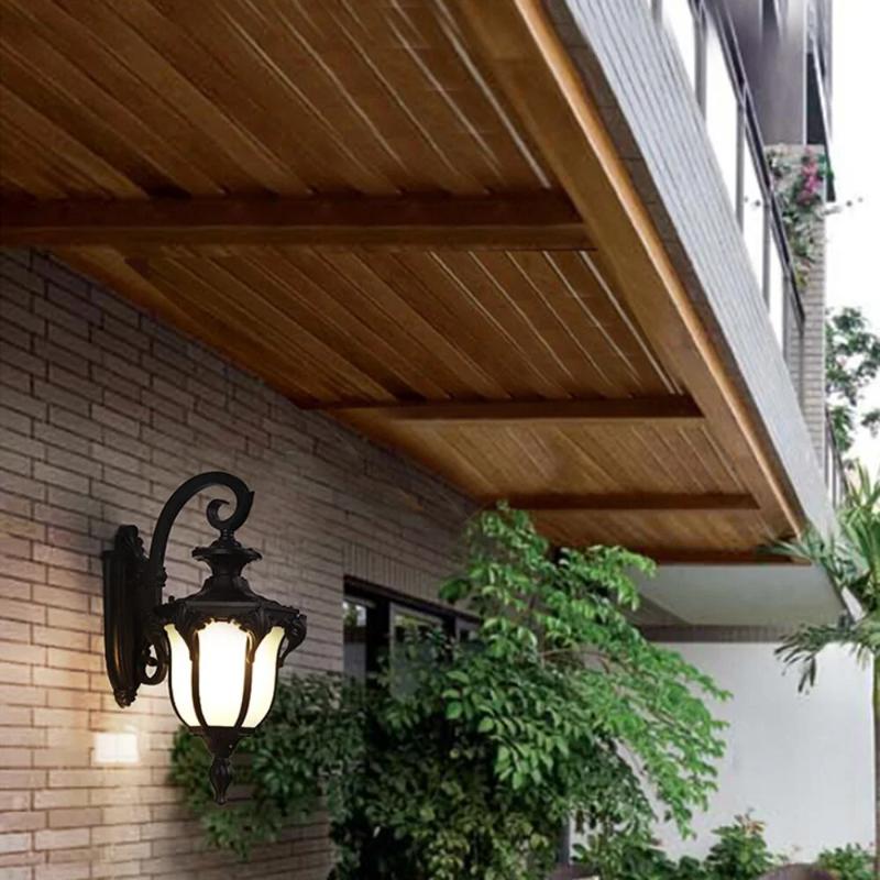 Outdoor Vintage Lamp – Retro Garden Lighting for Stylish Patios