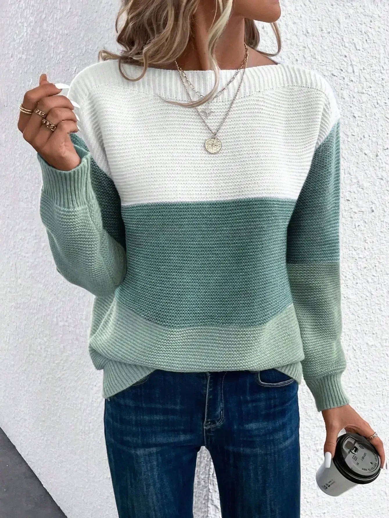 Stylish Women's Sweater – Elegant Detail Knitwear for Fashion