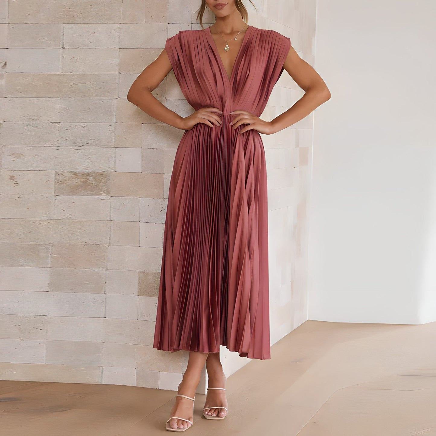 Elegant Maxi Dress for Women – Chic Flowing Evening Gown with Sleeves