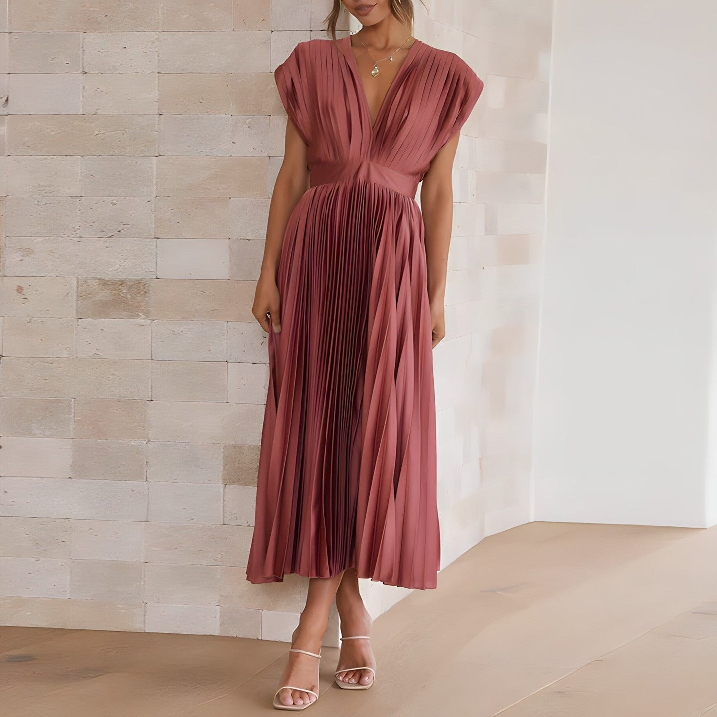 Elegant Maxi Dress for Women – Chic Flowing Evening Gown with Sleeves