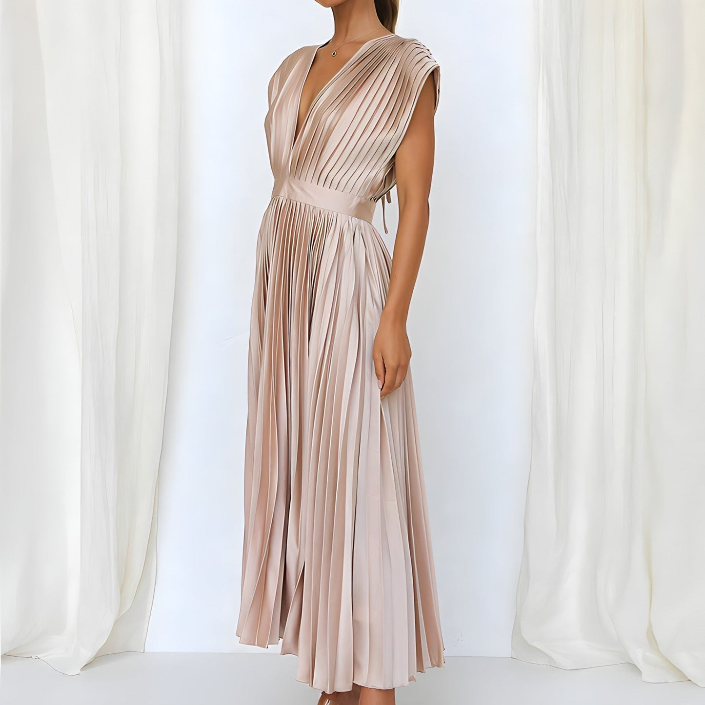 Elegant Maxi Dress for Women – Chic Flowing Evening Gown with Sleeves